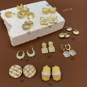 Boucles d'oreilles géométriques rétro en or avec zircones en modèles vintage variés