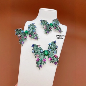 Sparkling green butterfly brooch with colorful flowers and zircon inlay for women