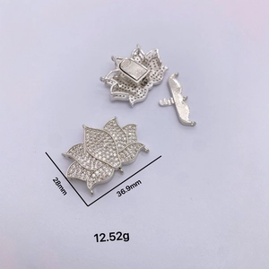 Silberner Lotus-Schmuckverschluss mit Zirkonia für DIY Perlenketten, Größe 36,9 mm