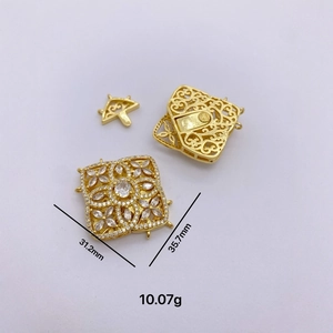 Vergoldeter Messing-Blumenanhänger mit Zirkonia, Größe 35,7mm und 31,2mm