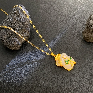 Elegante collana con pendente tulipano qipao cinese con trama in agata bianca e smalto