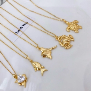 Koreanische Süße Meerestier Anhänger Halskette 18K Vergoldetes Kupfer Schildkröte Krabbe Manta Rochen Delfin Zirkonia Schmuck Für Damen