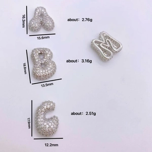 Iced out strass letter hanger ketting in zilveren afwerking met pavé kristallen zetting