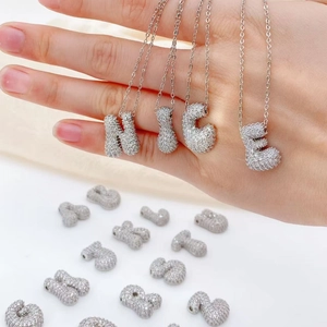 3D bubble letter NICE hanger ketting met gezette zirkonia steentjes in zilveren afwerking