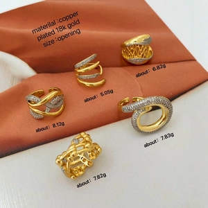 Unregelmäßige 18K vergoldete breite Messingringe mit Zirkonia für Damen