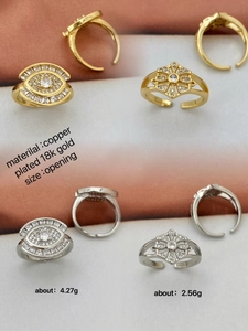 Detailansicht des 18k vergoldeten Blumenrings mit Zirkonia und Größenangaben