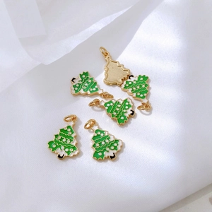 Colgante de árbol de Navidad en aleación con esmalte verde para joyería festiva hecha a mano