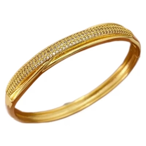 Elegante bracciale rigido placcato oro 18 carati con tre file di zirconi micro-intarsiati