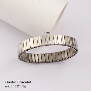 Detailed close-up showing the 11mm width and 21.5g weight of this silver elastic bracelet