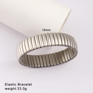 Detail of 16mm elastic stainless steel bracelet showing rectangular link structure