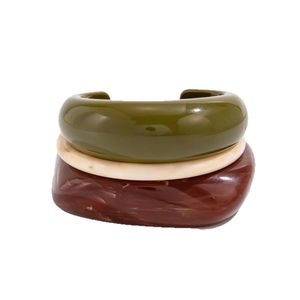 Three-piece acrylic resin bangle set with olive green and tortoiseshell marbled finish