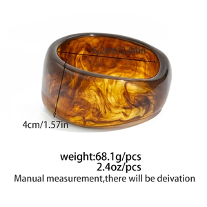 Spécifications de taille pour bracelet en résine ambre avec diamètre de 6,2 cm et largeur 4 cm