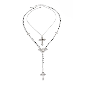 Collana gotica con ciondolo a pipistrello e croce, catena a doppio strato con perle nere