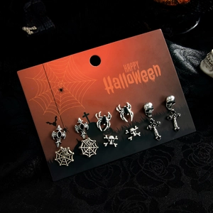 Set di orecchini di Halloween con teschio, ragnatela, pipistrello e croce in argento