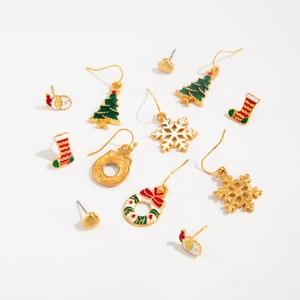Detail von Weihnachts-Ohrring-Set mit festlichem Rentier-, Weihnachtsmann- und Schneeflocken-Design