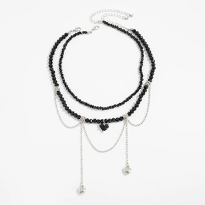 Collier gothique à plusieurs rangs avec perles de cristal noir et pendentifs cœurs