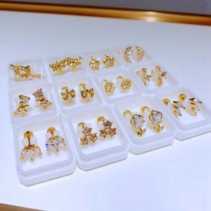 Ohrstecker-Set aus Titanstahl mit Schmetterlings- und Blumendesigns aus Zirkonia