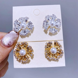 Mode Zirkonia Muschelperle Blumen Ohrstecker Mit 925 Sterlingsilber Ohrstecker-Stift Echt Vergoldete Ohrringe Für Damen