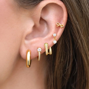 Exquisites vergoldetes Zirkon-Ohrring-Set mit Schlangen-Ear-Cuff und Schmetterlings-Steckern