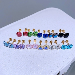 8mm Zirkonia-Ohrstecker in verschiedenen Farben mit vergoldeter medizinischer Stahlbasis