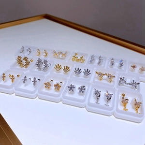 Collection élégante de boucles d'oreilles en zircon or et argent aux designs variés
