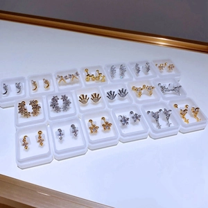 Ensemble de boucles d'oreilles en acier chirurgical avec zircons pour piercing de cartilage