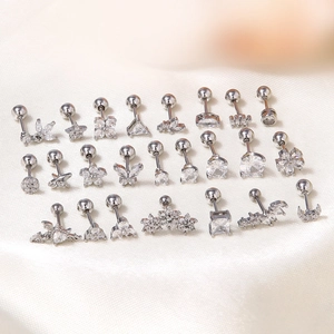 Silbernes Edelstahl-Ohrstecker-Set mit glänzenden Zirkonia in verschiedenen Blumenformen