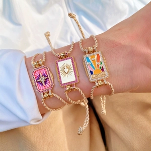 Bracelet Bohème en Corde Tissée Carte de Tarot pour Femme Cuivre Plaqué Or Émail Zircone Ajustable Soleil Cœur Étoile Bracelet