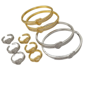 Ensemble bracelet et bague cœur plaqué or 18 carats avec oxydes de zirconium luxe