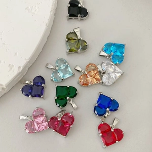 Bunte Herz-Zirkon-Anhänger für DIY-Halsketten mit hochwertigen silbernen Krallenfassungen