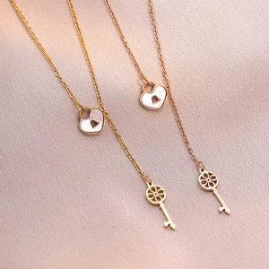 Fashion Y-Shaped Stainless Steel Necklace Heart Mother Of Artificial Pearl Lock And Hollow Flower Key Pendant For Women Commuting Jewelry