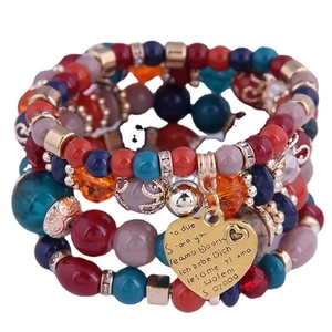 Bohemian meerlaagse kralenarmband set met gouden hartvormige hanger en gekleurde kralen