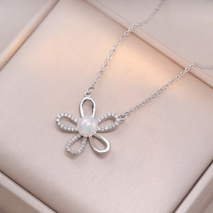 Collana Con Pendente A Fiore Cinque Petali Acciaio Al Titanio Zircone Perla Artificial Sintetica Gioielli Eleganti Da Donna Regalo