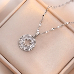 Modische Smiley Gesicht Anhänger Halskette Edelstahl Zirkonia Eingelegt Verstellbare Kette Schmuck Für Damen Alltag Leichter Luxus Silber