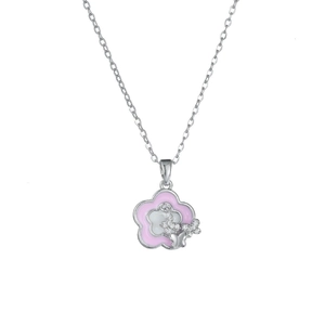 Collier pendentif argenté avec fleur en émail rose et blanc et papillon serti de zircons