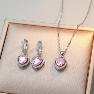 Moda Collar con Colgante de Corazón Pendientes Anillo Acero de Titanio Zirconia Incrustada Joyería para Mujer Accesorios Diarios