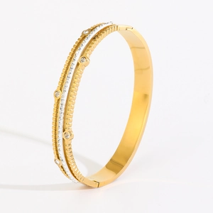 Dual-layer titanium steel gold bracelet for women featuring starry texture and crystals