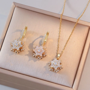 Roterende Sneeuwvlok Hanger Ketting En Oorbellen Set Roestvrij Staal Zirkonia Goud Sieraden Voor Dames Kerstvakantie