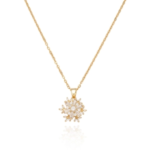 Elegante gouden hanger ketting met fonkelende zirkoon sneeuwvlok op een witte achtergrond