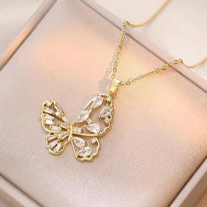 Collier Pendentif Papillon Creux Acier Inoxydable Plqué Or Zircone Strass Bijoux Élégants Pour Femmes