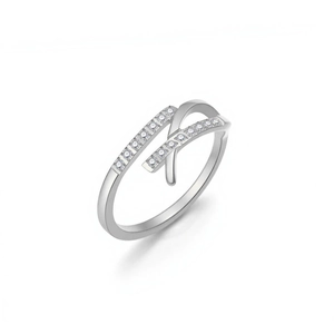 Gekreuzter Ring aus Edelstahl in Silber mit Mikro-Pavé-Kristallen und Politur