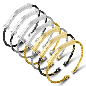 Bracciale Rigido Aperto in Acciaio Inossidabile Per Uomo Donna Regolabile a Fune Metallica Con Piastra ID Arcata Gioielli Stile Industriale