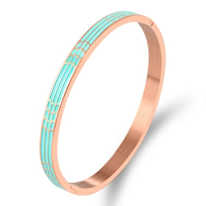 Brazalete de acero oro rosa con diseño de rejilla en esmalte menta y cierre seguro