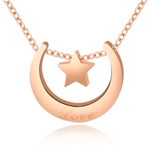 Elegante collar de oro rosa con estrella y luna en acero con grabado de Love