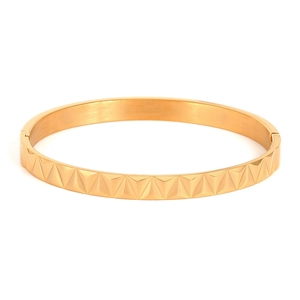 Gold-plated stainless steel bangle featuring pyramid geometric facets and a hinge closure