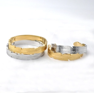 Bracciale in Acciaio Inossidabile con Trama a Piuma per Uomo Donna Oro Argento Nero Galvanizzato Bracciale Rigido Aperto