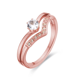 Luxuriöser roségoldener Doppel-Ring aus Titanstahl mit funkelndem runden Zirkoniastein
