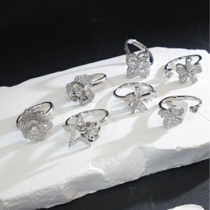 Exquisite Blumen- und Schmetterlingsringe aus Silber mit Zirkonia-Einlage, verstellbar