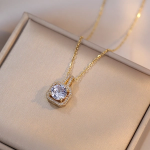 Collier Pendentif Carré Géométrique en Acier Titane pour Femme Mode Incrusté de Strass Or Argent Or Rose Bijoux de Cou
