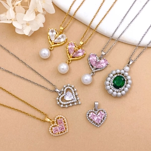 Elegantes collares con colgantes de circón en forma de corazón y óvalo con perlas